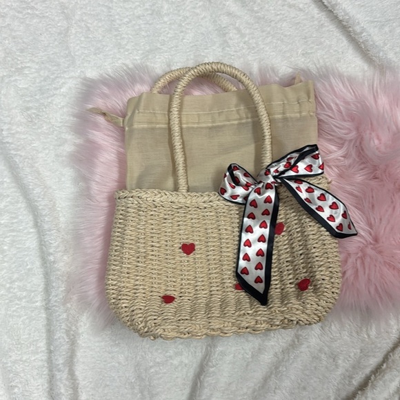 Cream and Red Tote Bag with Playful Accents for the summer - Picture 8 of 9